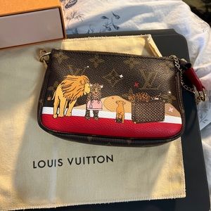 Louis Vuitton mini pouch leopard limited edition